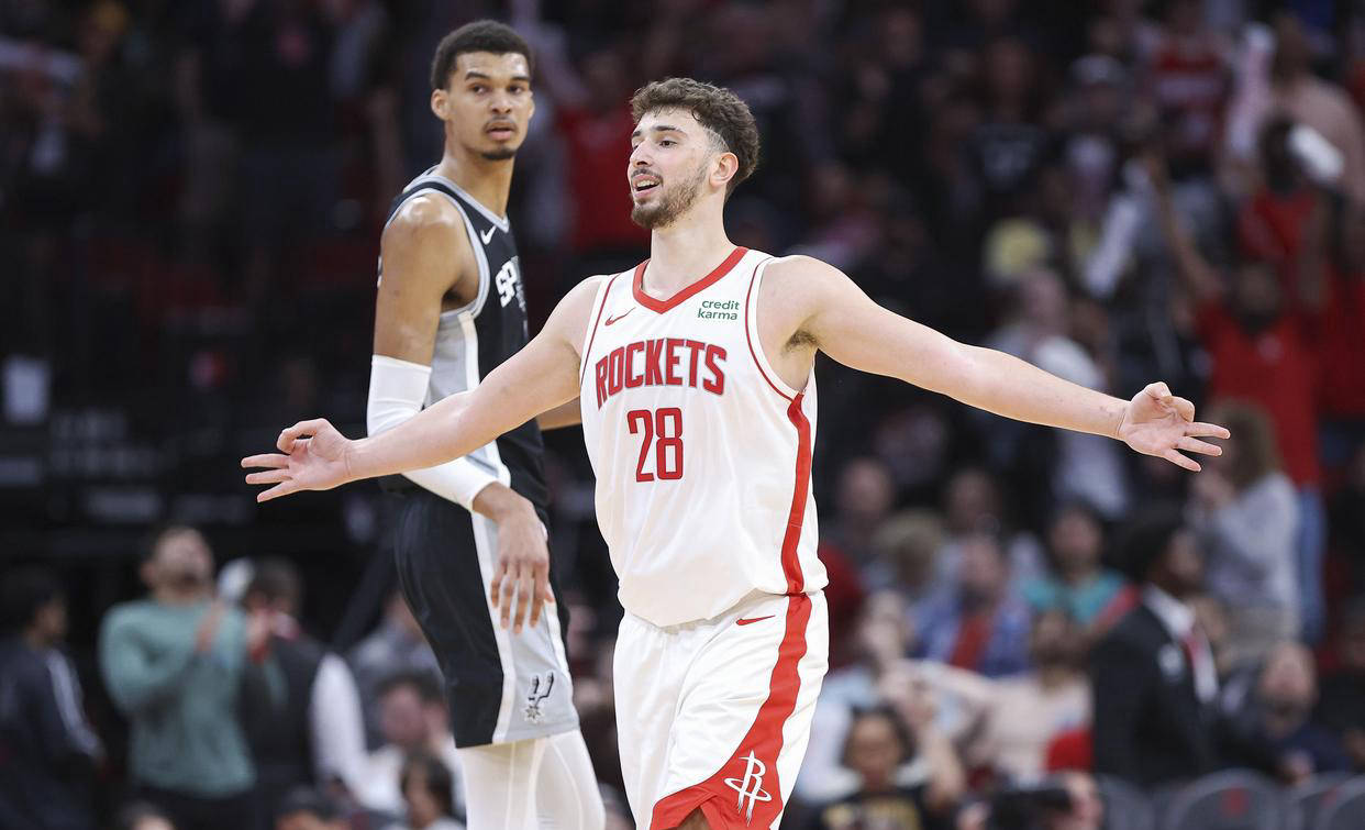 孔蒂：因为伤病我们的中场已经空了，希望坏运气能离我们远去（孔蒂：伤病致中场告急，盼霉运远离）