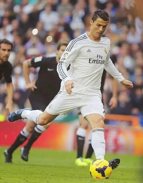 首届梅西杯于今日在迈阿密拉开帷幕，梅西本人亲自出席开幕式