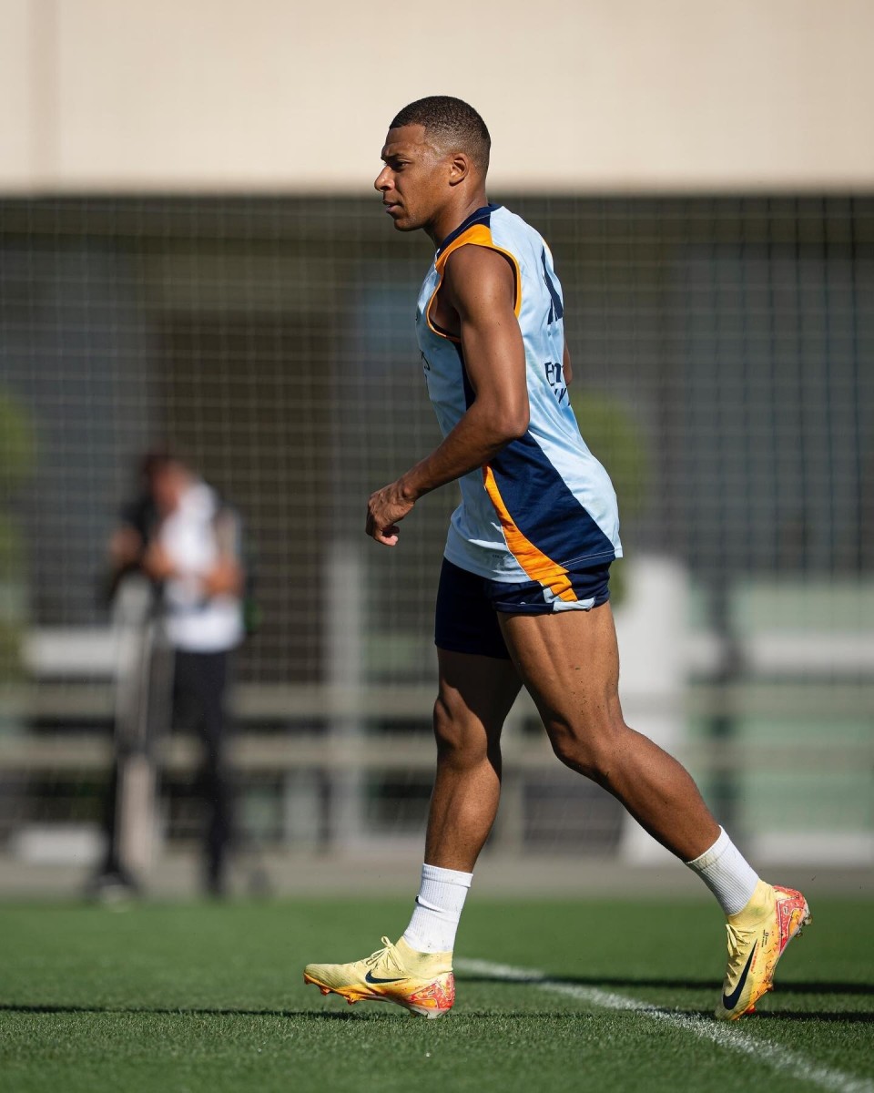 韩足晚报（2025.11.12~13）韩期待击败玻利维亚（韩国足球晚报（2025.11.12-13）：韩国队力争击败玻利维亚）